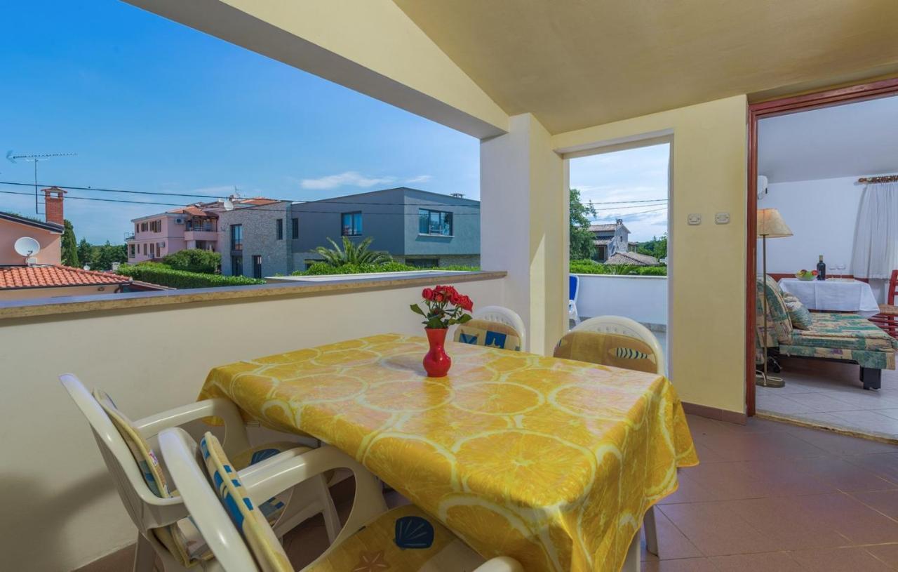 Villa Anita With Common Pool Vrvari Bagian luar foto